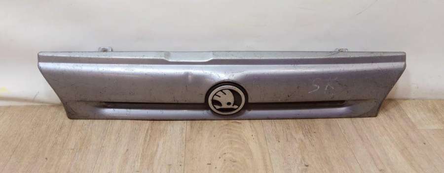 Решетка радиатора к Skoda Forman 1993