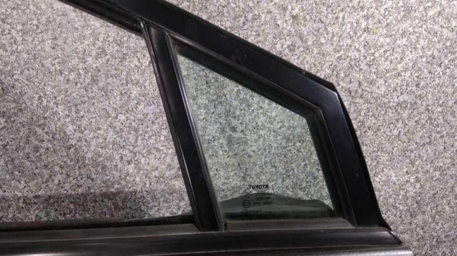 Стекло двери передней правой к Toyota Corolla Verso 2007