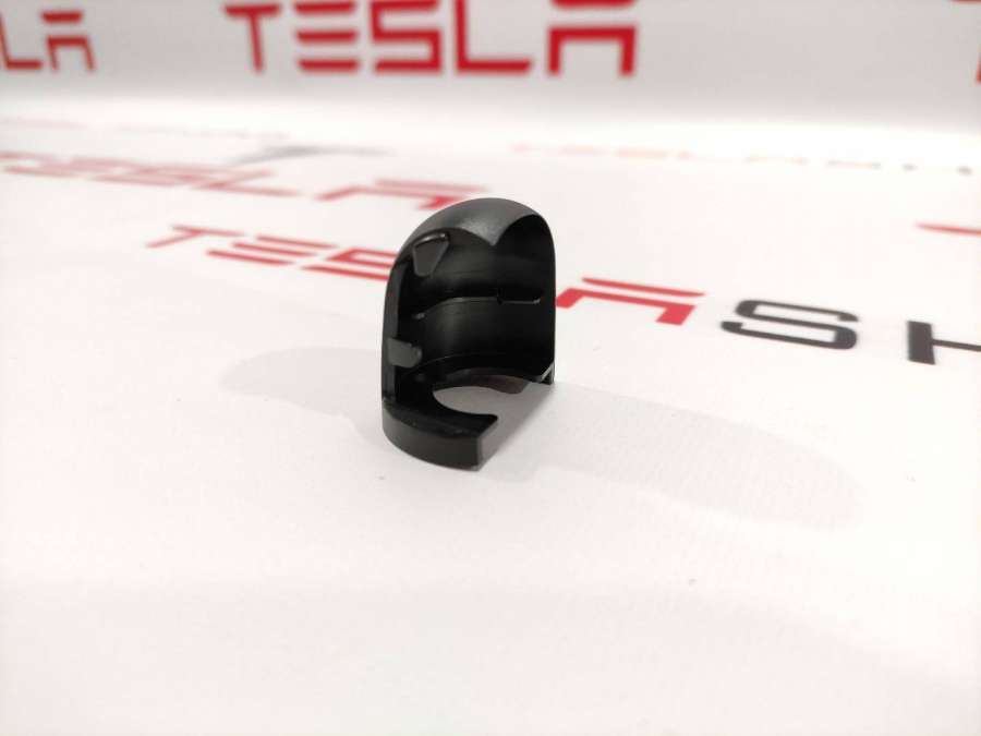 Заглушка к Tesla Model X 2017
