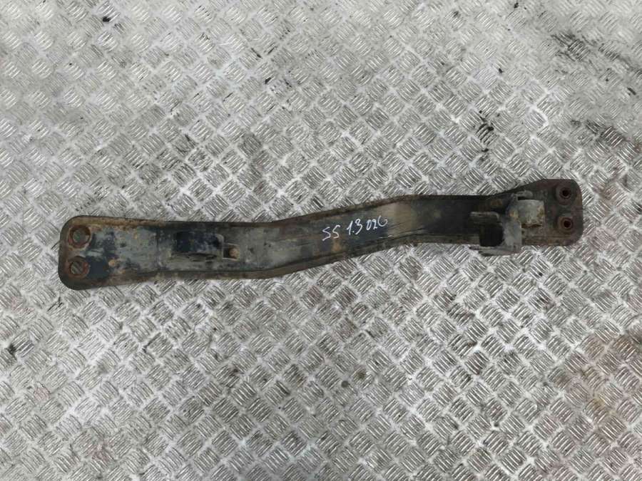 Балка под КПП к Volvo V40 1999