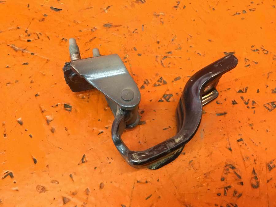 Петли к Volkswagen Passat 2010