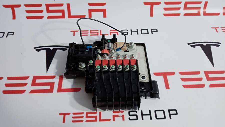 Tesla Model S (2015-2017) Fuse Diagram * FuseCheck.com