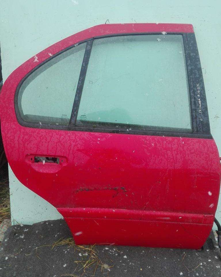 Уплотнитель к Nissan Primera 1995