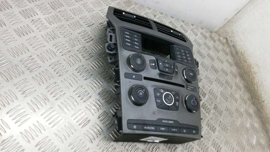 Средняя консоль к Ford Explorer 2014