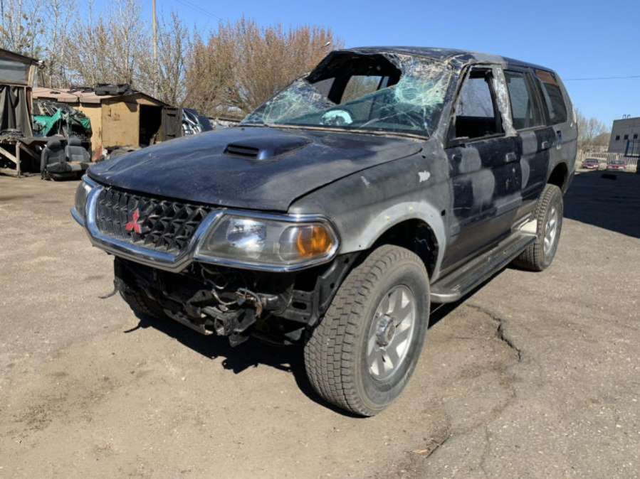 Накладка декоративная  к Mitsubishi Montero 2002