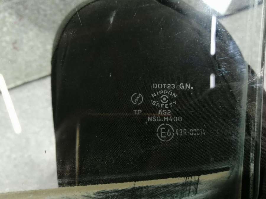 Стекло двери задней правой к Mazda 6 2005
