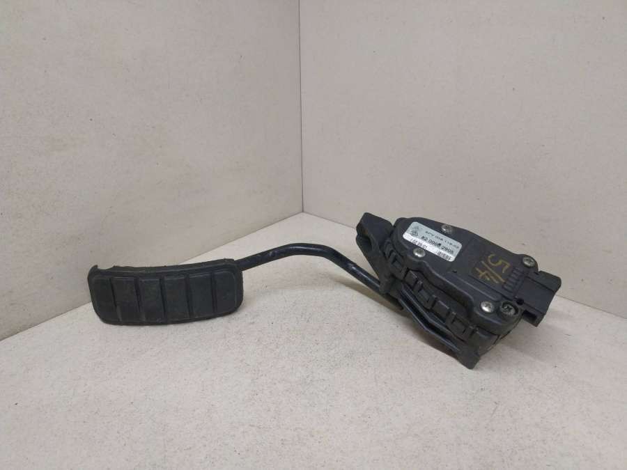 Педаль к Renault Laguna 2001