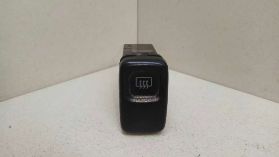 Кнопка  к Mazda 626 1995