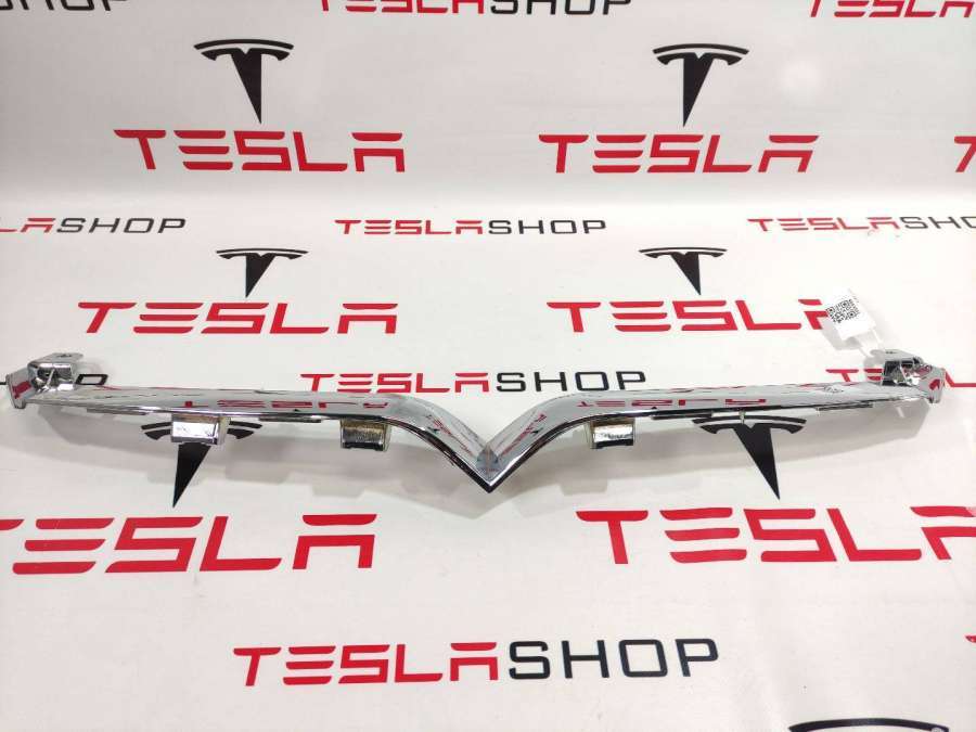Молдинг бампера переднего к Tesla Model S 2020