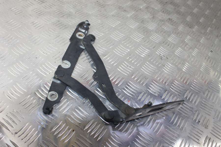 Петли к Audi A6 2005
