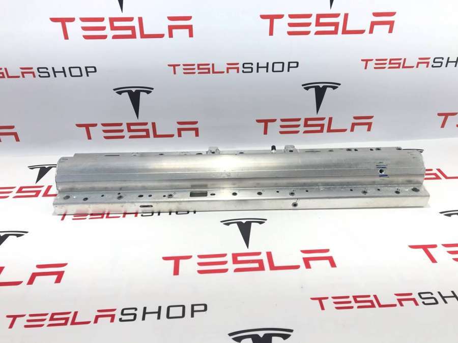Ресивер пневмоподвески к Tesla Model S 2021