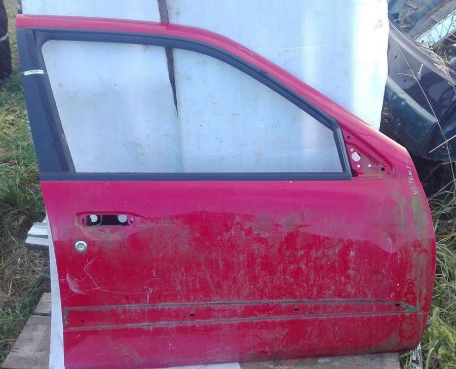 Уплотнитель к Nissan Primera 1999