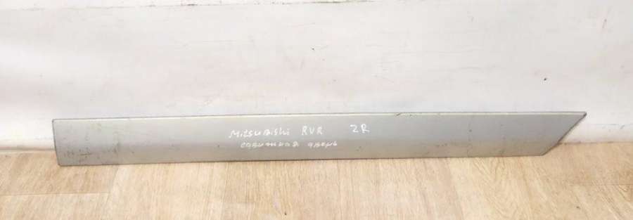 Молдинг двери задней правой к Mitsubishi RVR 1994
