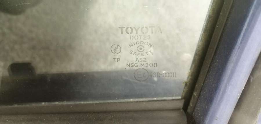 Стекло двери передней правой к Toyota Paseo 1995