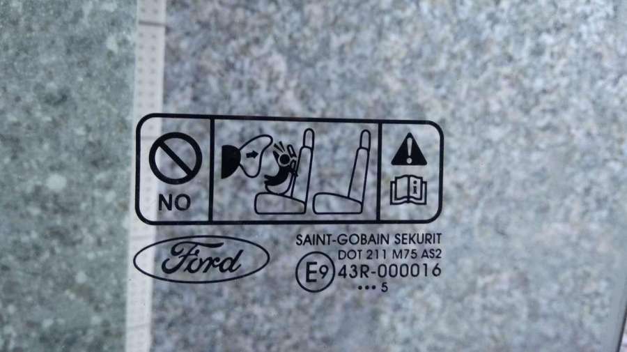 Стекло двери передней левой к Ford Focus 2006
