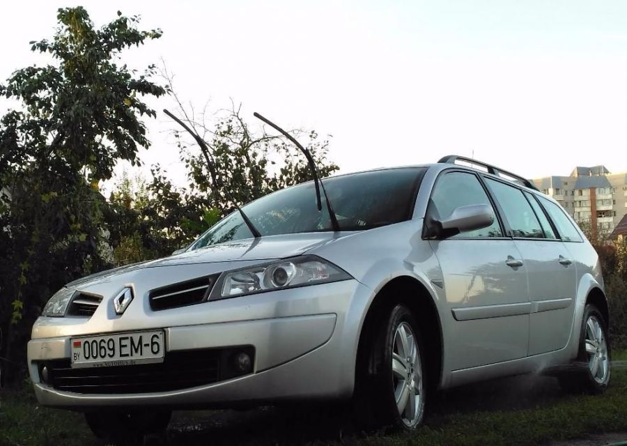 Аренда машин в могилеве. Renault Megane 2009 универсал. Рено Меган универсал зеленый. Рено Меган 2 универсал черный. Отзывы о Рено Меган 1.5 дизель 2007 года.