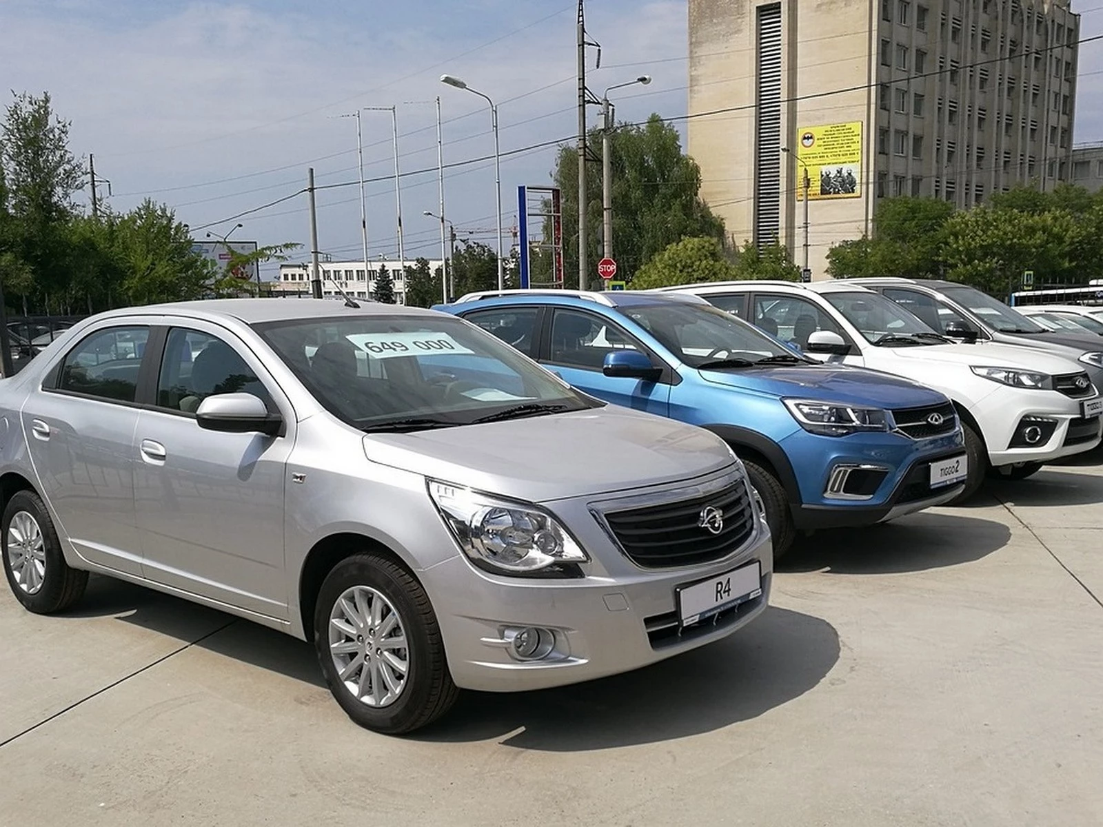 Авто из китая в москве. Китайские авто с пробегом. Авто с пробегом китаец. Китайские авто выкупленные. Китайские автомобили в Москве.