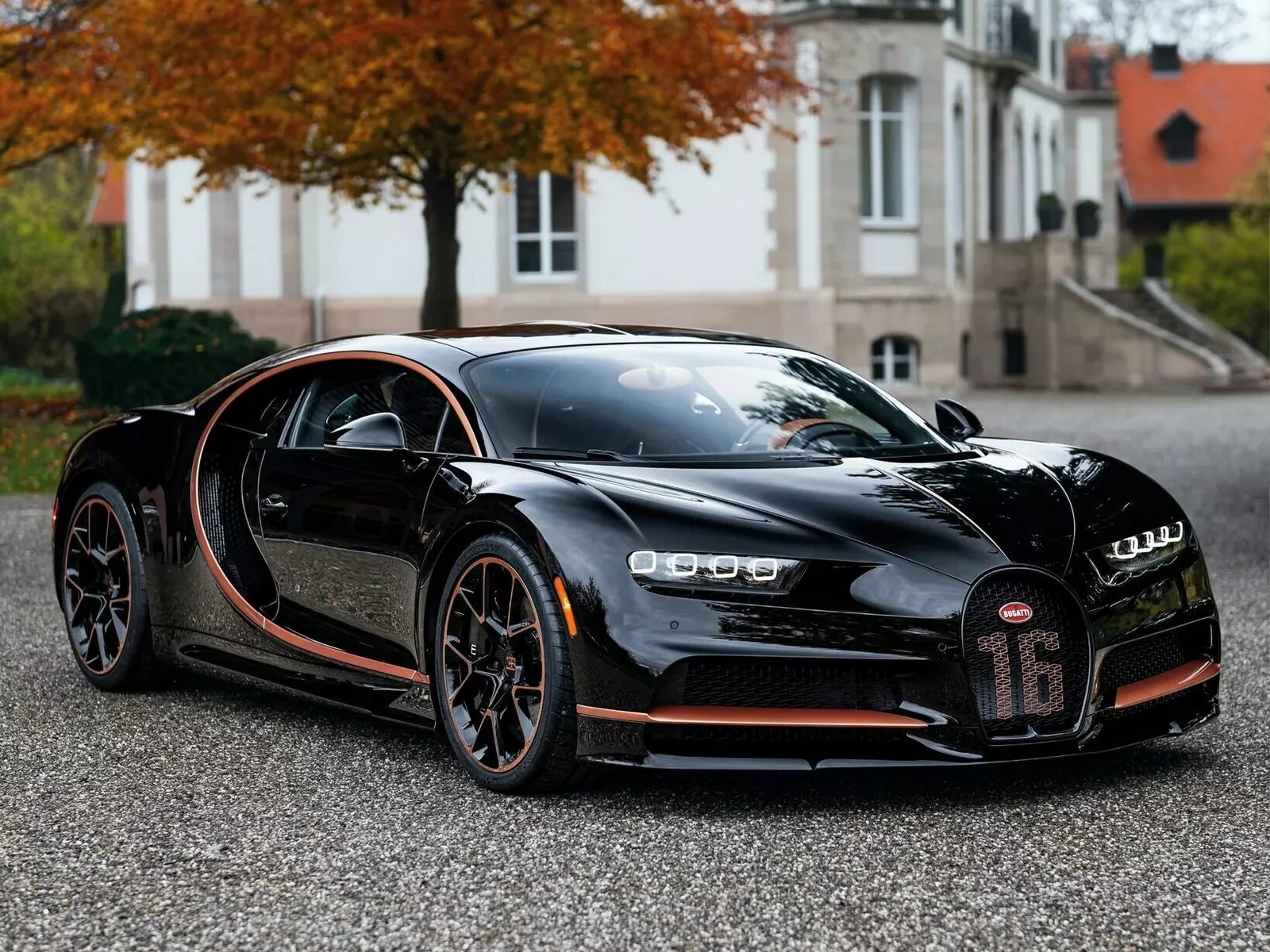 Bugatti Chiron: собран последний монструозный гиперкар