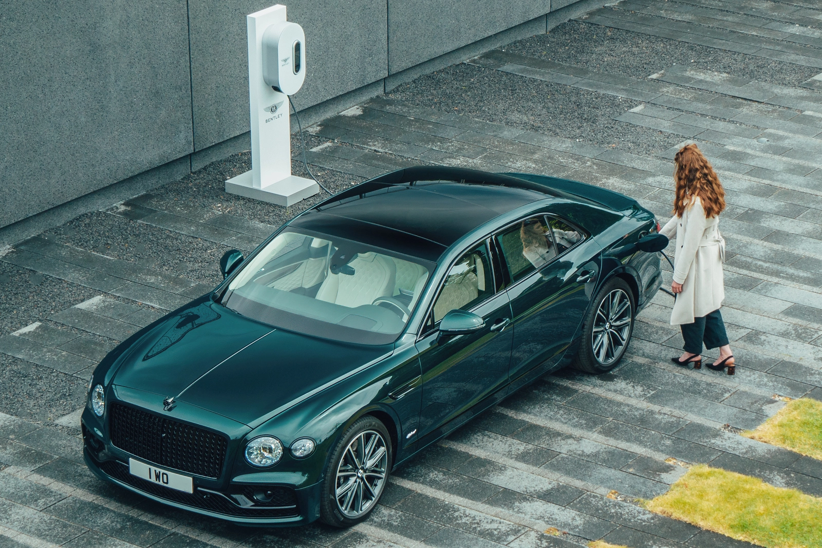 Статистика роскоши: спад продаж Bentley и новый рекорд Rolls-Royce