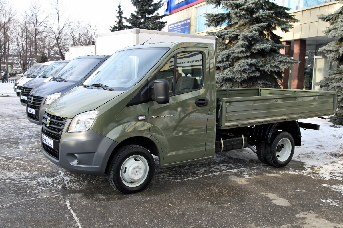 Продажи легких коммерческих автомобилей в России выросли на 21,9% за год