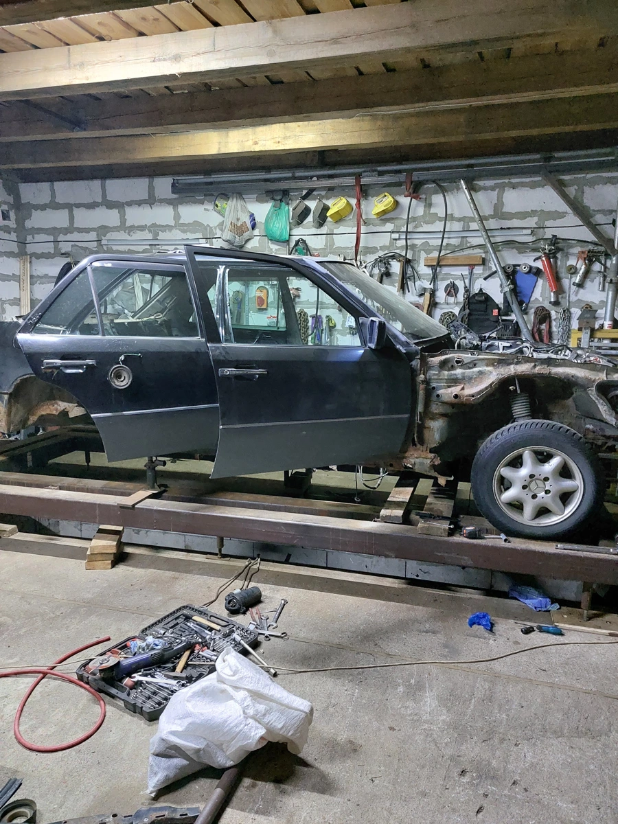 Авто на разбор Mercedes-Benz W124 1994