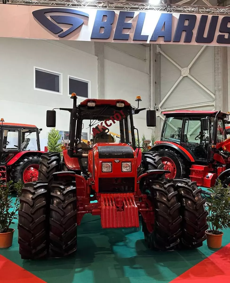 МТЗ показал в Будапеште модели тракторов BELARUS седьмого поколения