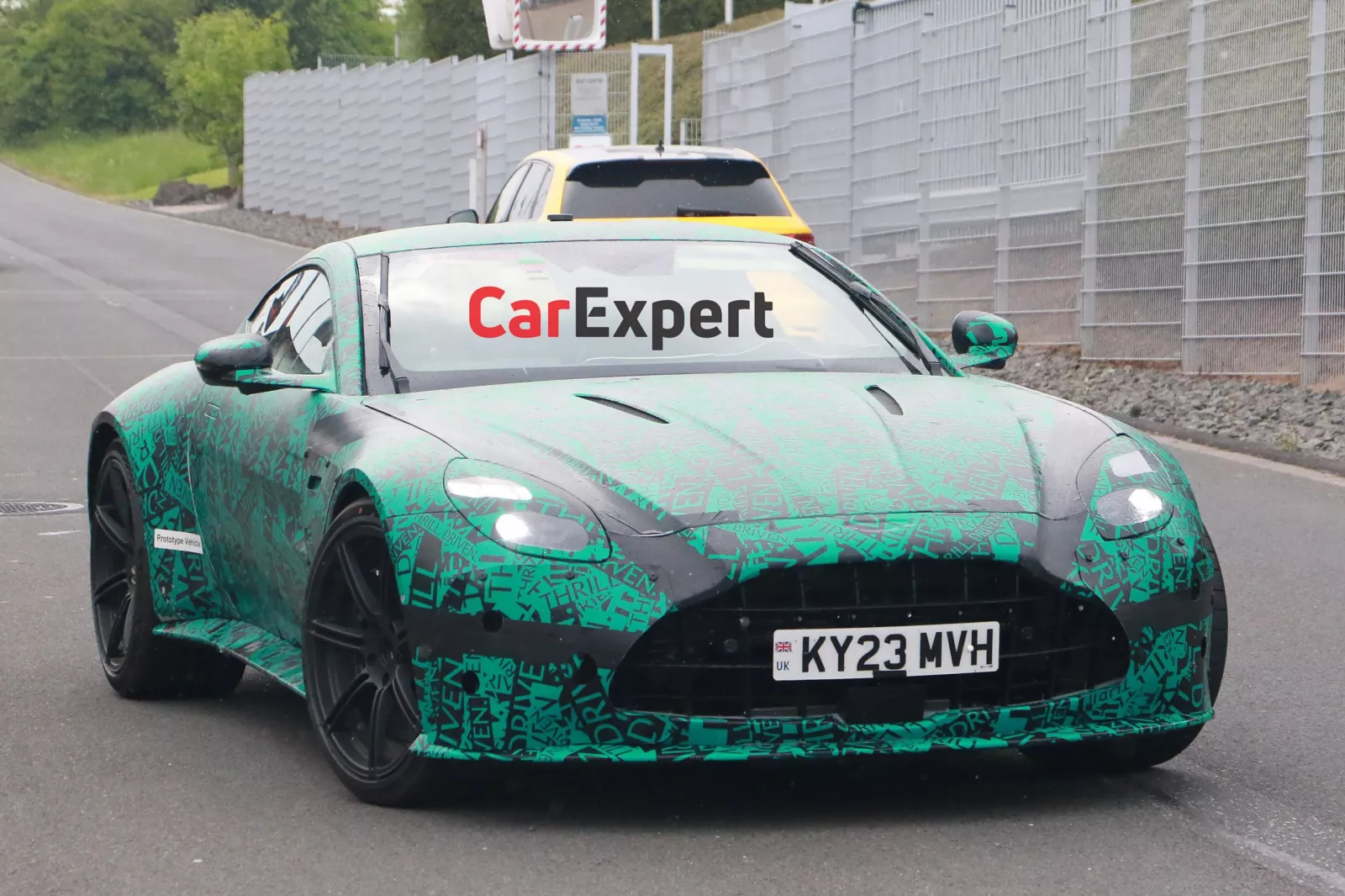 Aston Martin презентует новый Vantage 12 февраля