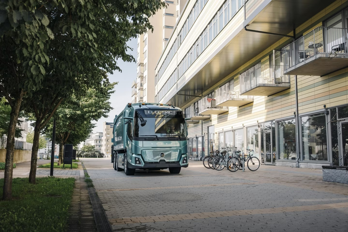 Volvo начнет серийный выпуск грузовика FM Low Entry для работы в городе
