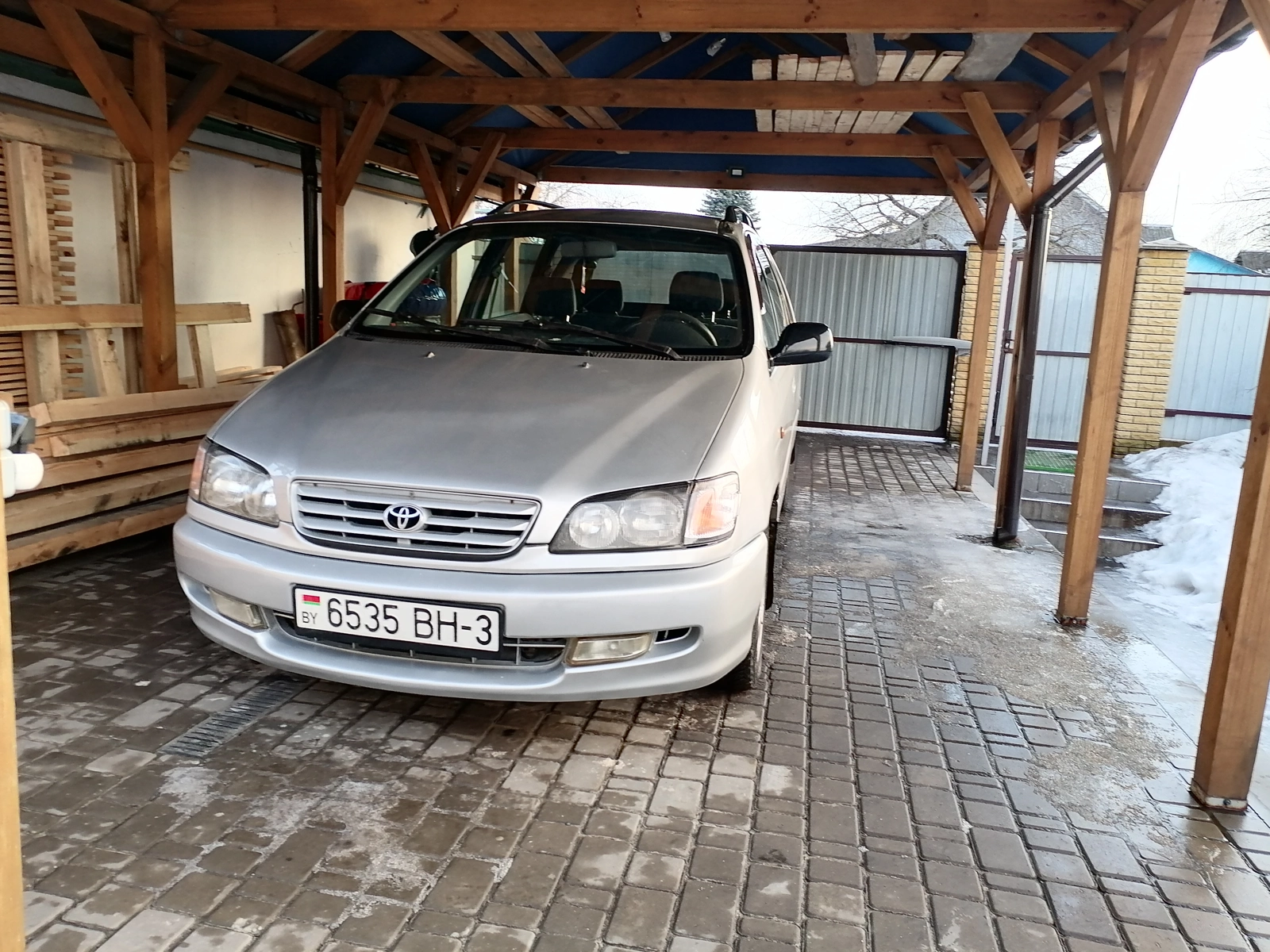 Toyota Picnic I, 2000