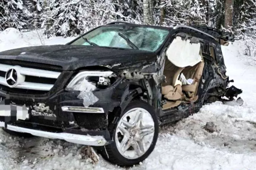 Столкновение на встречке на трассе М8 в Витебской области – травмирован водитель Mercedes