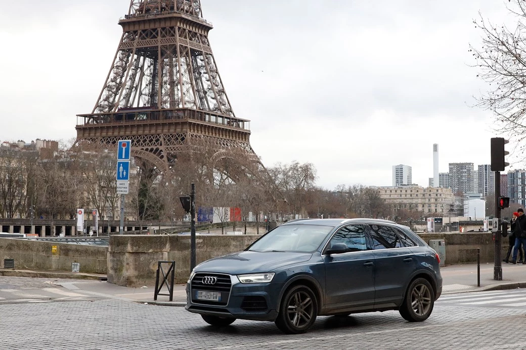 Парковка внедорожников в Париже станет в три раза дороже