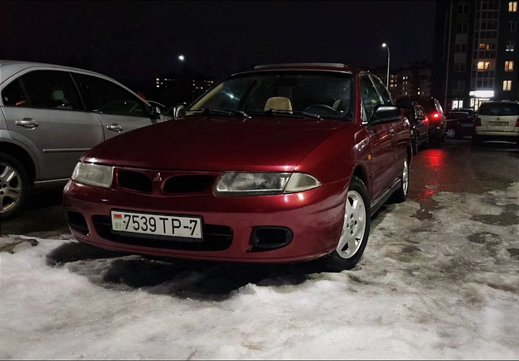 Mitsubishi Carisma I, 1998
