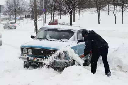 Что делать, если ваша машина застряла в снегу
