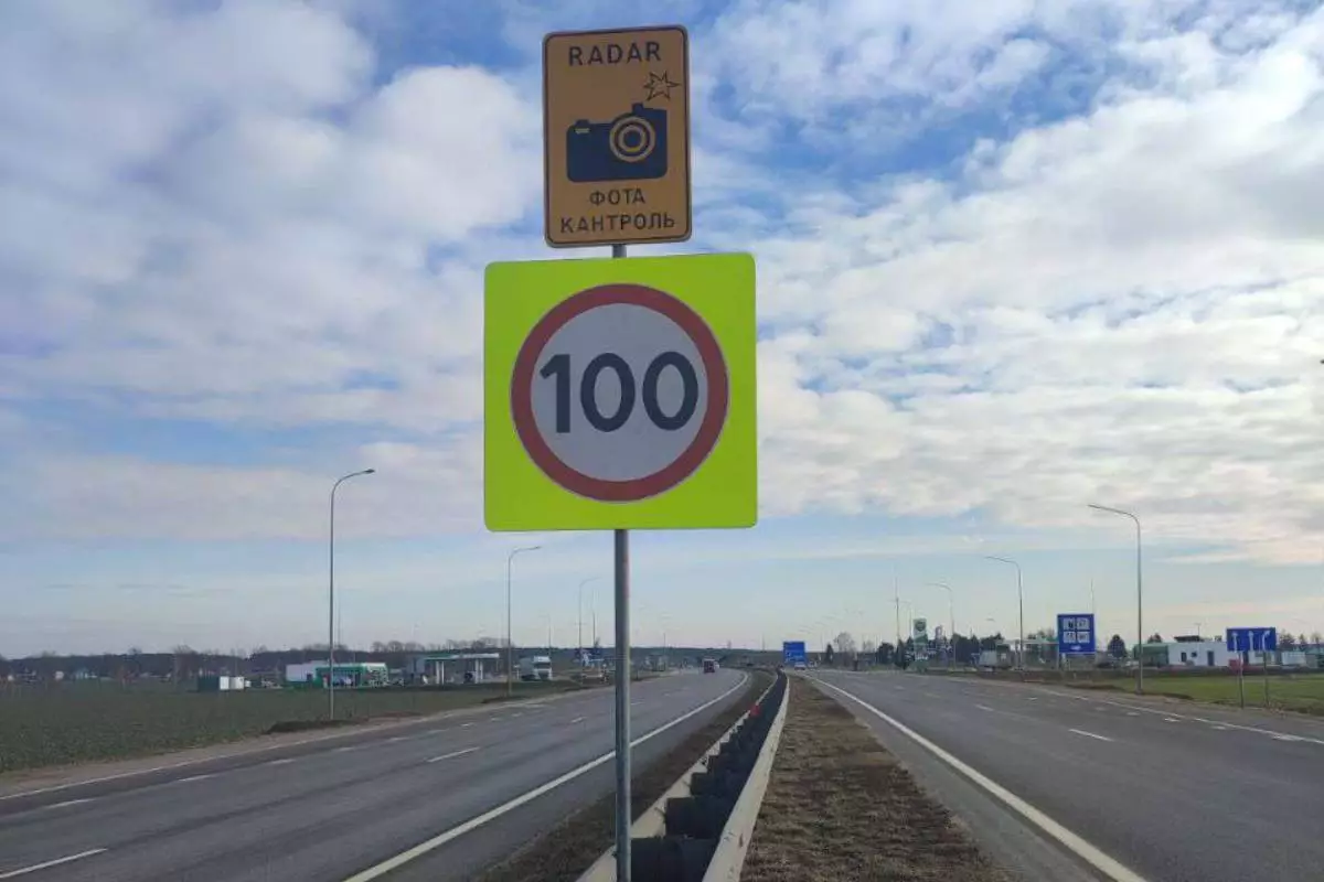 На трассе М6 возле Скиделя снизили разрешенную скорость до 100 км/ч