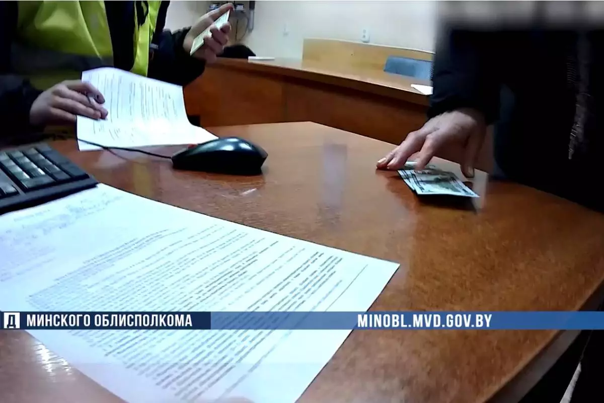 В Солигорске жена пыталась «выкупить» мужа-бесправника из ГАИ
