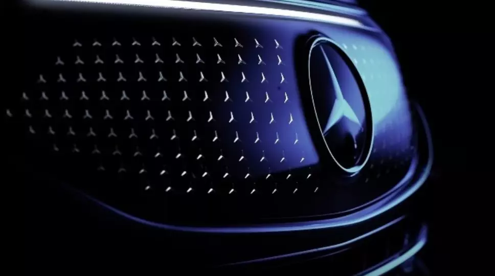 Mercedes-Benz представит новый бензиновый двигатель вместе с электромобилем на ММА