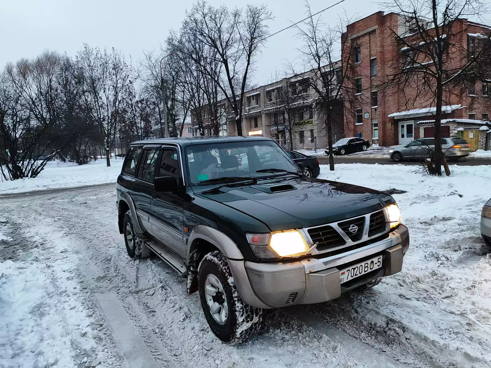Nissan Patrol V (Y61), 2000