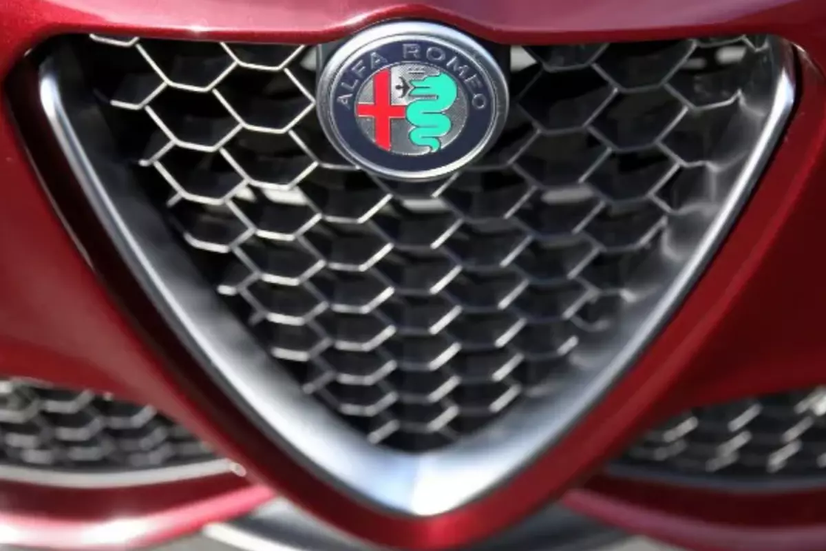 Alfa Romeo выпустит электрические Stelvio и Giulia в ближайшие пару лет