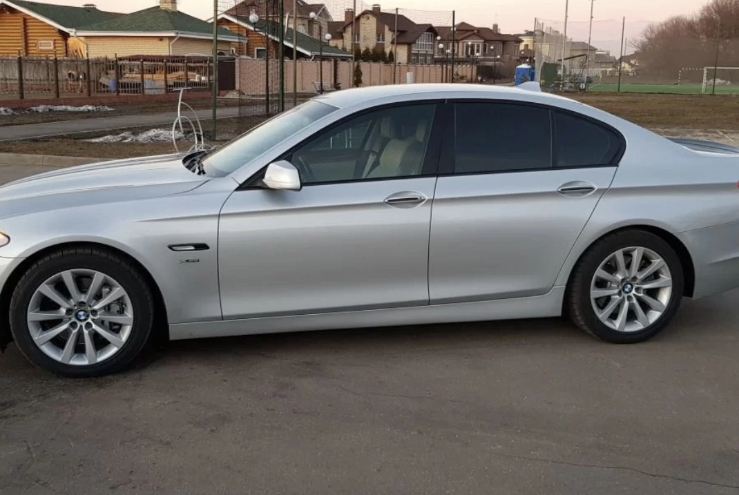 BMW 5 series VI (F10/F11/F07), 2011