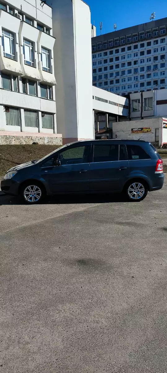 Opel Zafira B Рестайлинг, 2010