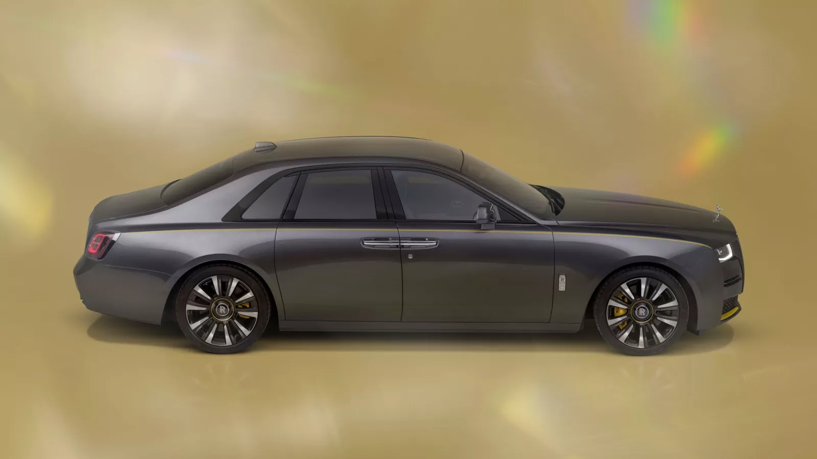 Rolls-Royce создал ограниченную серию роскошных авто Ghost Prism