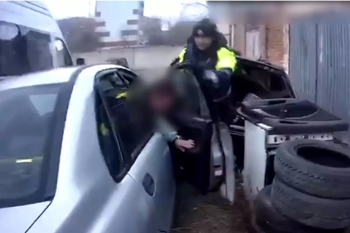 Погоня в Борисове: инспектор запрыгнул на капот Volvo, чтобы извлечь нарушителя