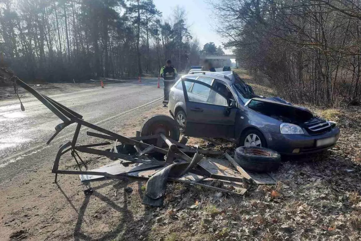 Отсоединившийся прицеп убил водителя встречного автомобиля под Слуцком