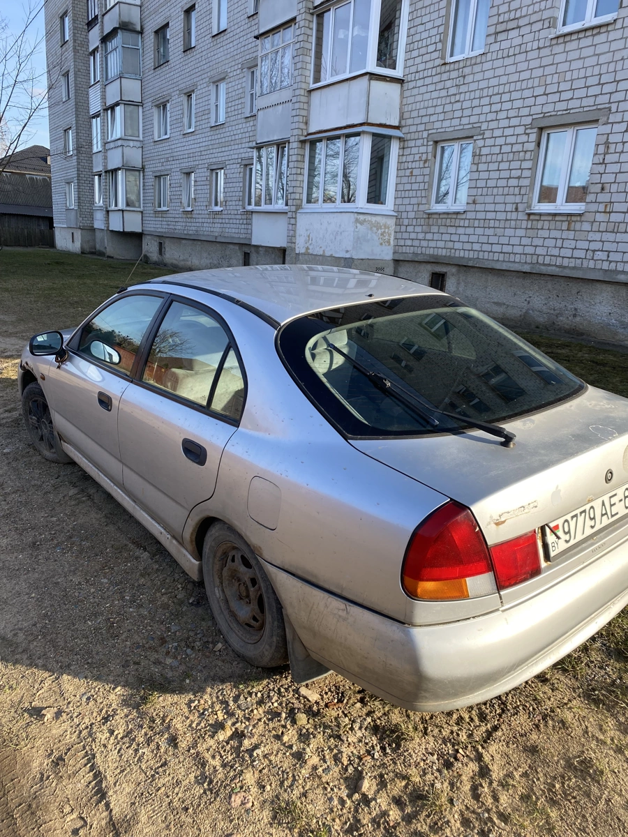 Mitsubishi Carisma I, 1996