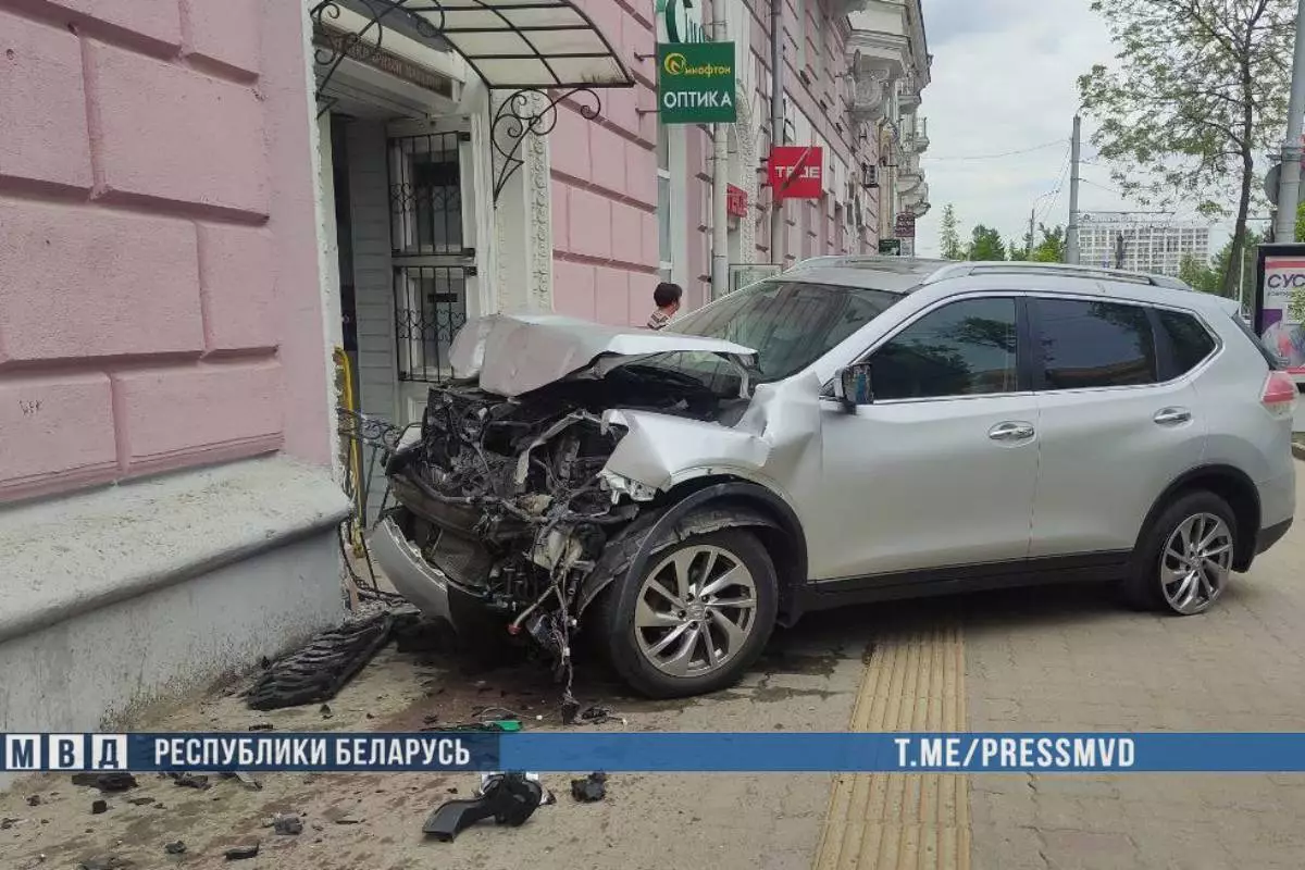 В Витебске водителя Nissan будут судить за аварию с маршруткой