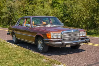 Mercedes-Benz 300SD 1979 года был продан на аукционе за $4400