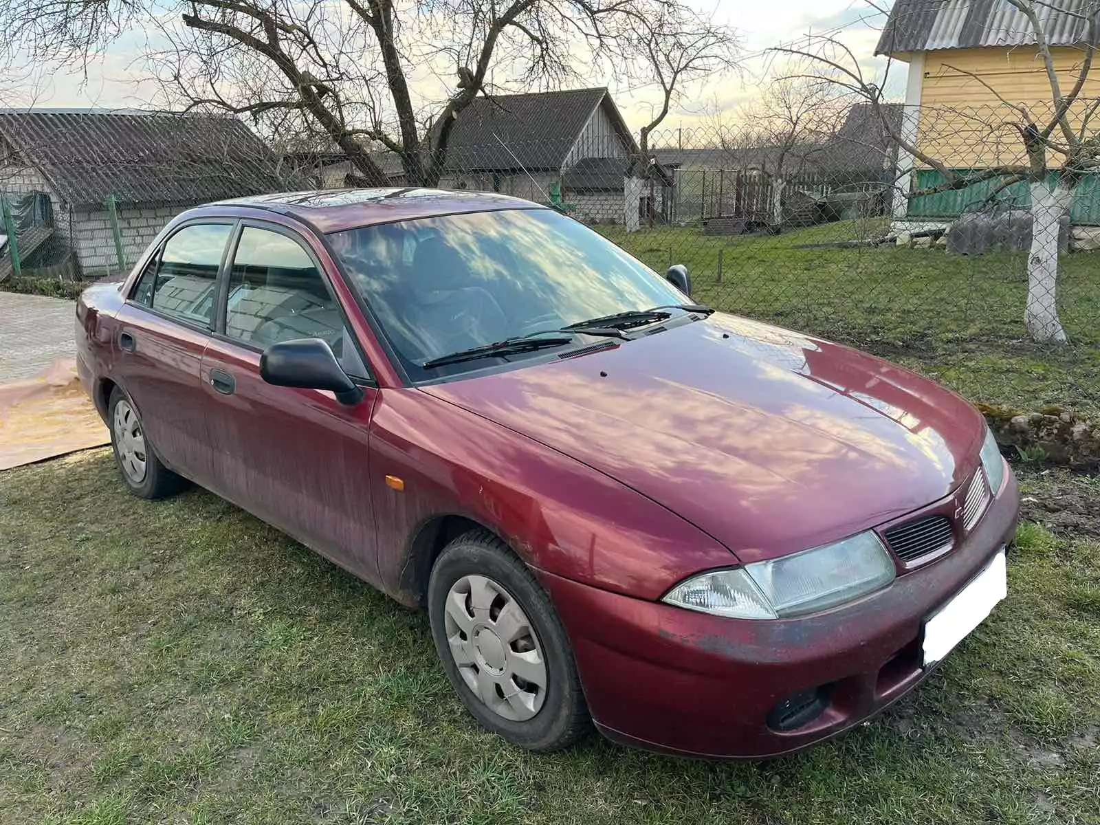 Mitsubishi Carisma I, 1996