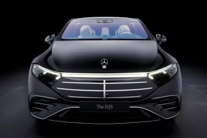 Больше роскоши: Mercedes обновил свой самый крупный электромобиль