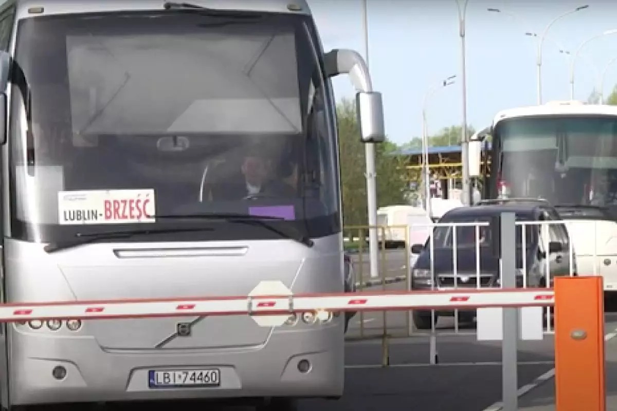 В «Тересполе» коллапс из автобусов: вместо 42 проезжают 4
