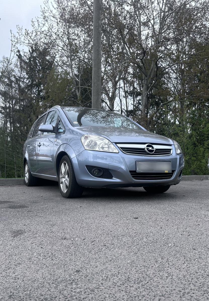 Opel Zafira B Рестайлинг, 2009